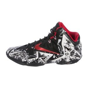 Lebron 11 Graffiti Sneakers. Size 10.5. Like New!
